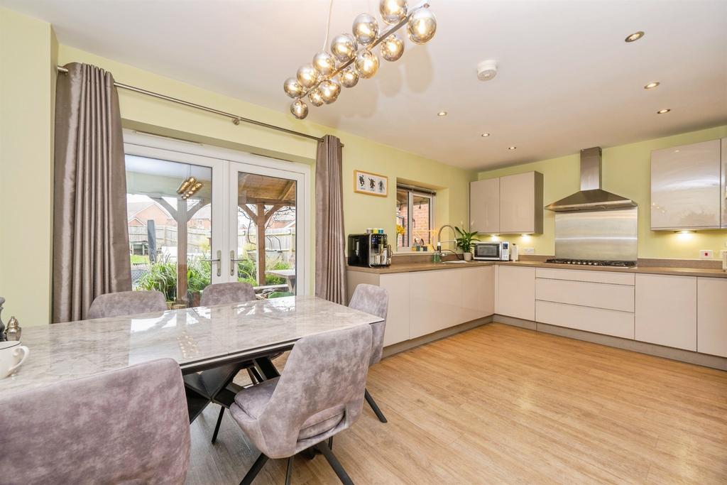 Kitchen Diner: