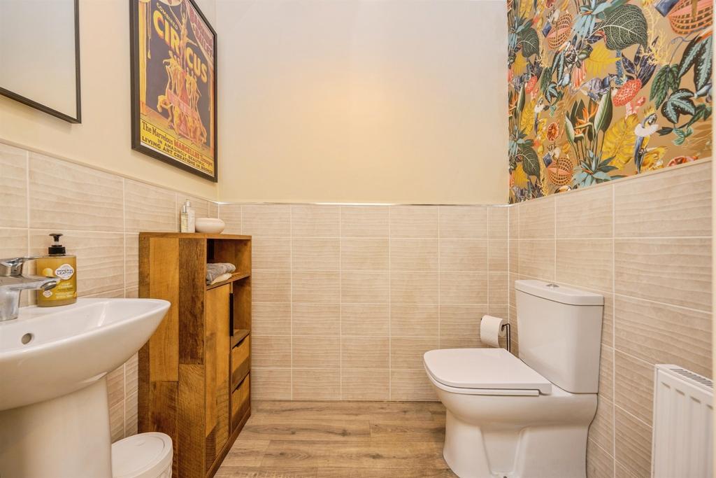 Guest Cloakroom: