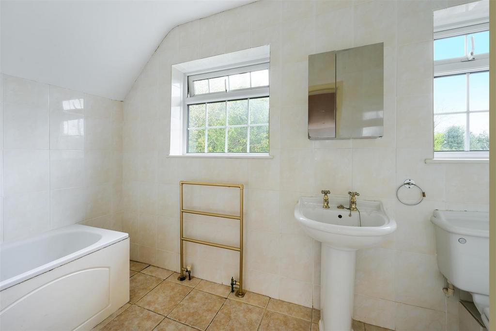 HOLLY HOUSE (14).jpg