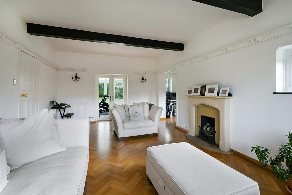 HOLLY HOUSE (23).jpg