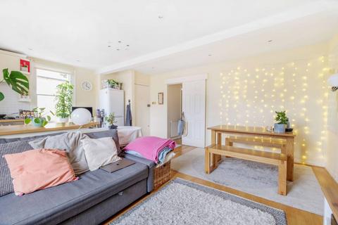 2 bedroom flat to rent, Homefield Road, Wimbledon Village, London, SW19