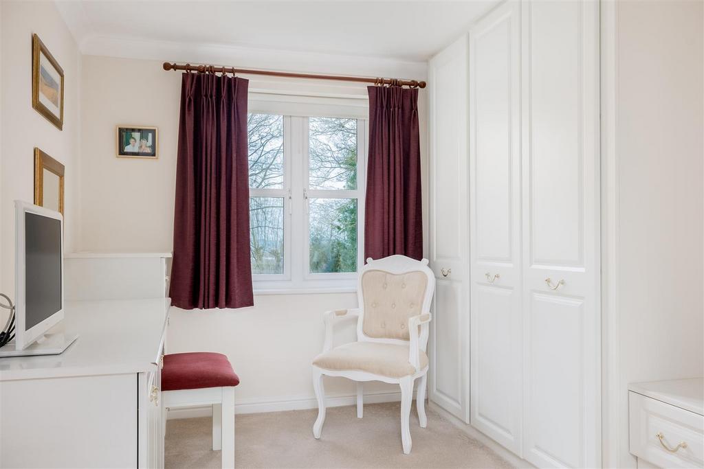 Flat 12, Kingstone Court 2176-7.jpg