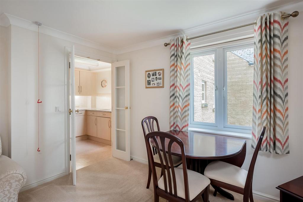 Flat 12, Kingstone Court 2176-3.jpg