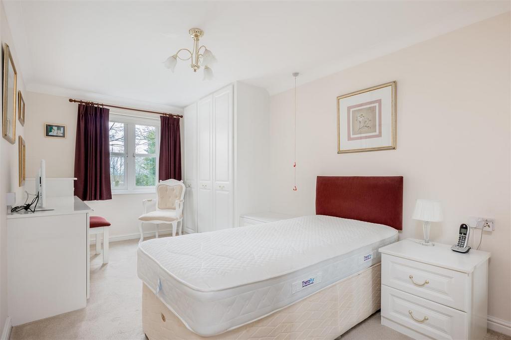Flat 12, Kingstone Court 2176-6.jpg