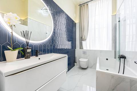 2 bedroom flat for sale, Sidney House, Shooters Hill, London, SE18
