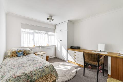 undefined, Highbanks Close, Welling, Kent, DA16