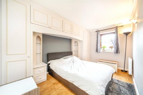 undefined, Fletcher Street, London, E1