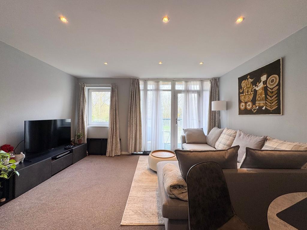 Open plan loung/dining area