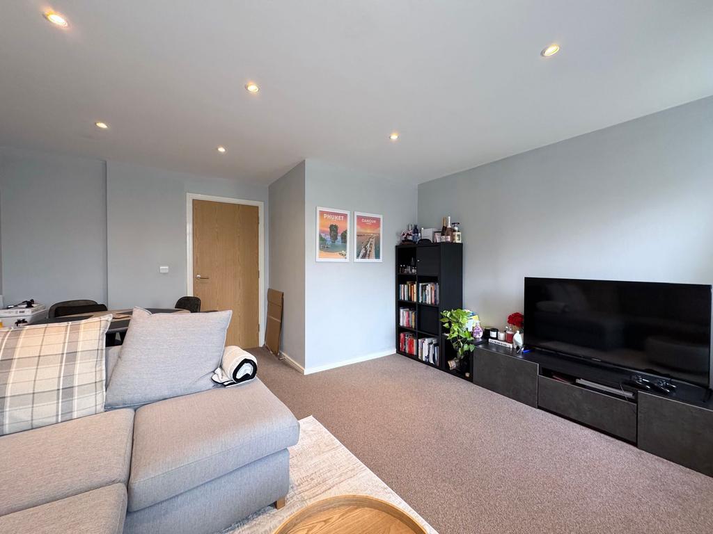 Open plan loung/dining area