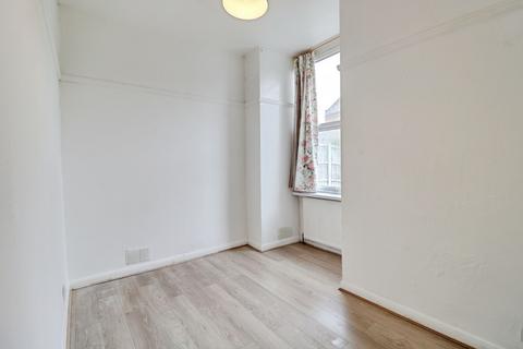 undefined, Rayleigh Avenue, Westcliff-on-sea, SS0