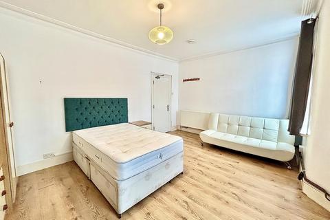undefined, Grove Green Road, London, E11