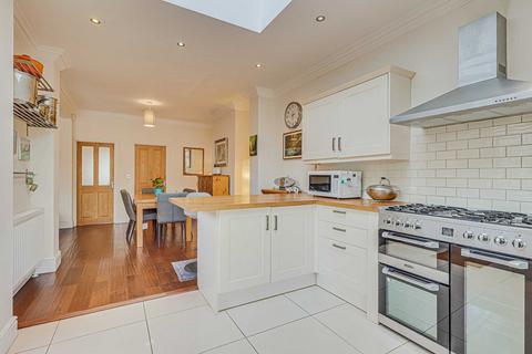 4 bedroom detached house for sale, The Broadway, Southend-on-sea, SS1