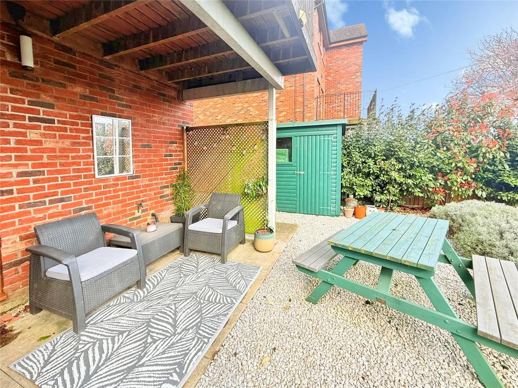 Outdoor Dining Space
