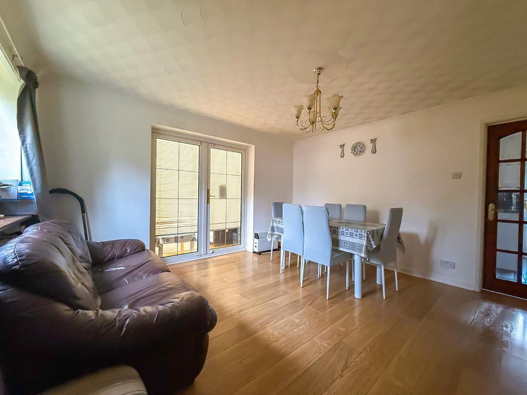 Lounge-Dining Room