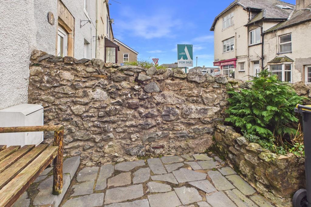 Front Forecourt Garden