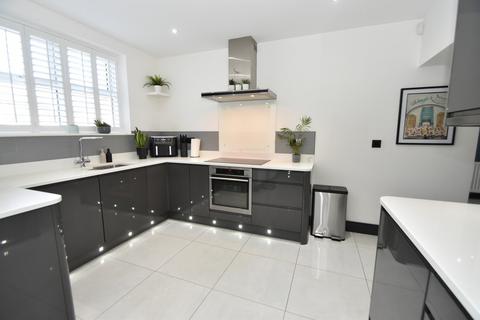 4 bedroom semi-detached house for sale, The Villas, Greencroft, Stanley