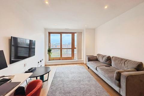 2 bedroom apartment to rent, St James Quay