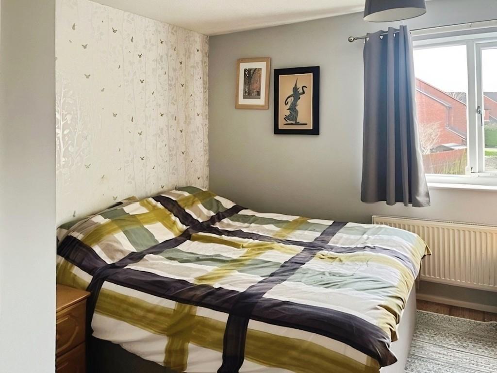 770b7bb2-Bedroom