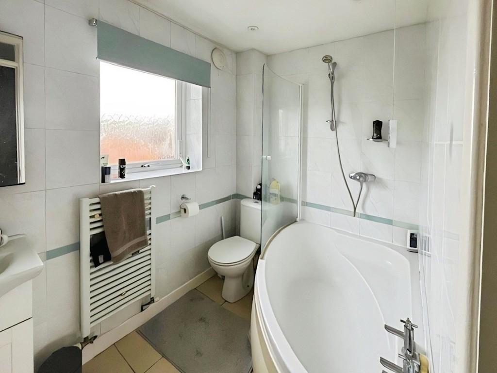 99166ff1-Bathroom