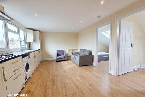 1 bedroom flat to rent, Belsize Avenue, Palmers Green, N13