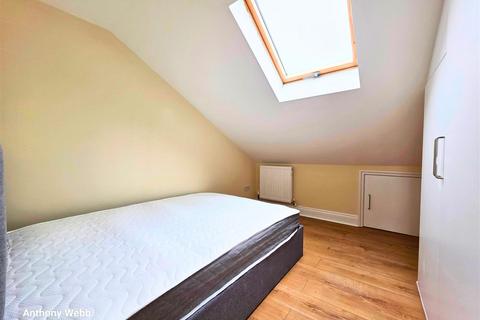 1 bedroom flat to rent, Belsize Avenue, Palmers Green, N13
