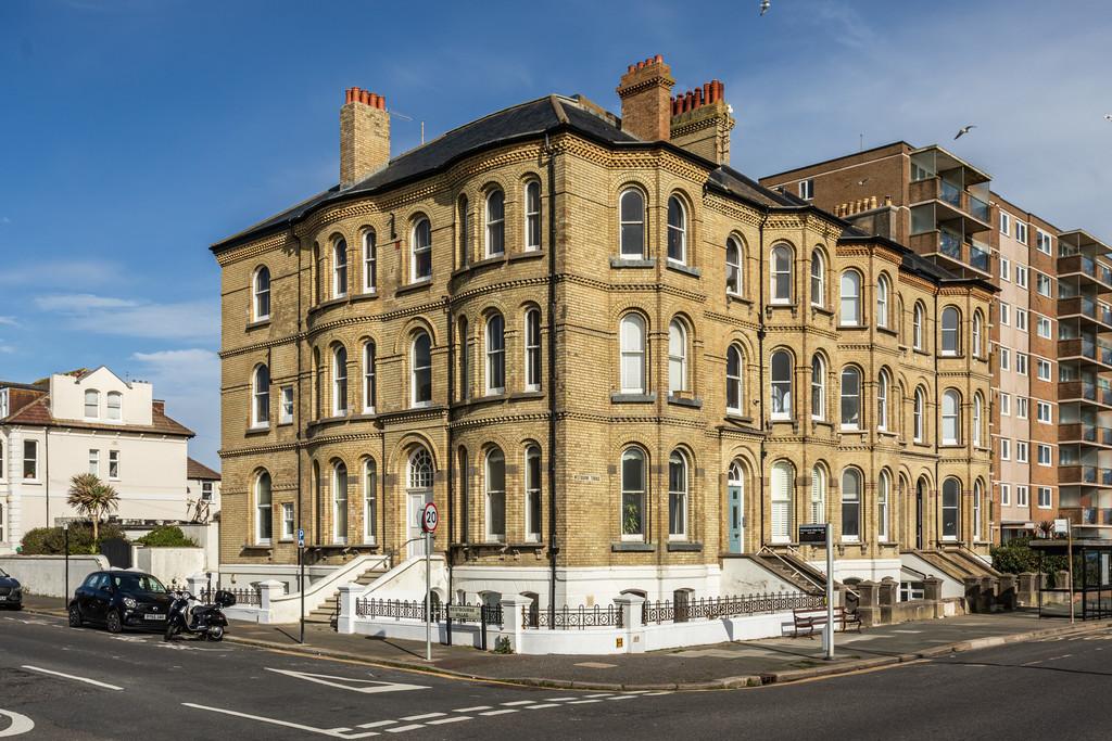 1, 171 Kingsway-6