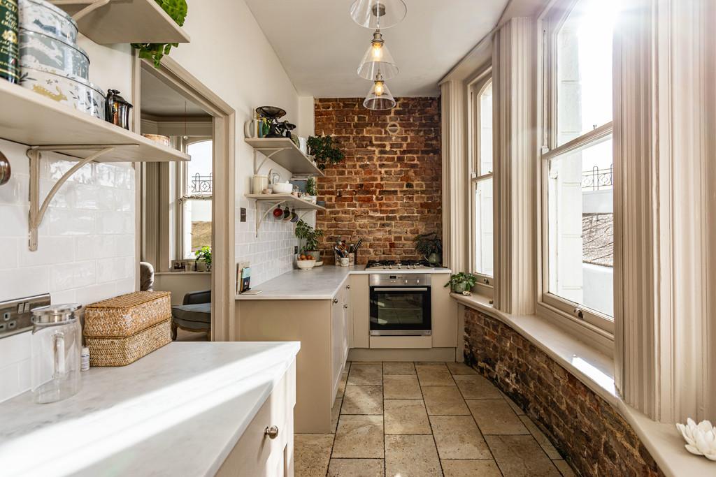 1, 171 Kingsway-29