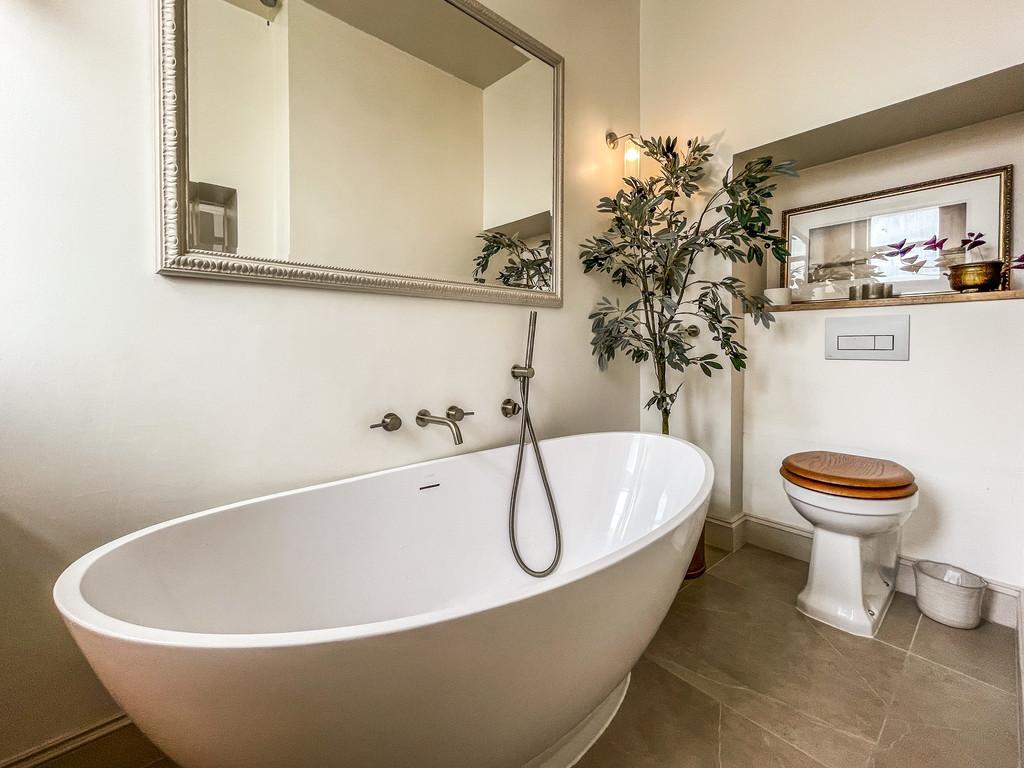1, 171 Kingsway-42