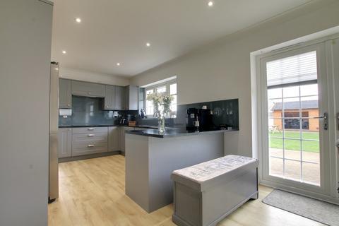 3 bedroom detached bungalow for sale, Iretons Way, Chatteris