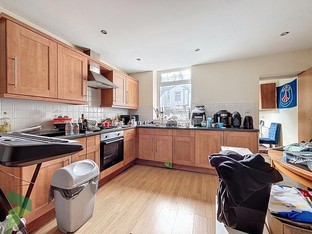 Fitted dining kitchen