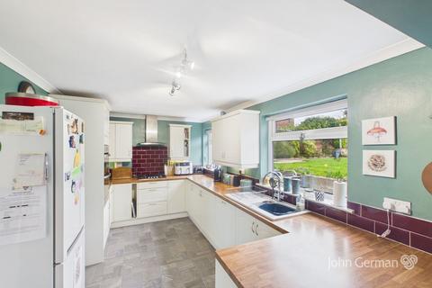 4 bedroom detached house for sale, Bretby Lane, Bretby