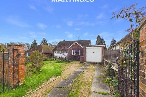 5 bedroom chalet for sale, Luckley Road, Wokingham