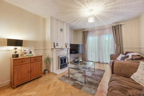 3 bedroom semi-detached house for sale, Sandymount Avenue, Stanmore