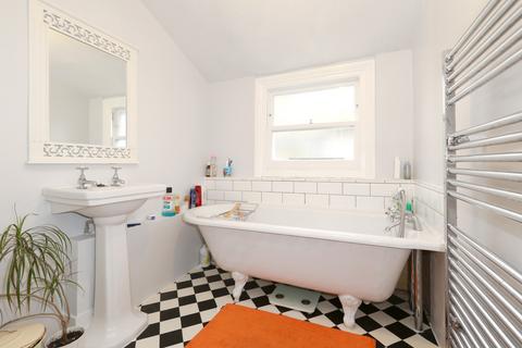 2 bedroom apartment for sale, Filey Avenue, London