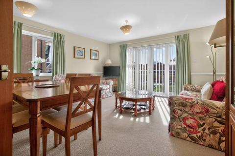2 bedroom apartment to rent, Adventurers Quay, Cardiff Bay