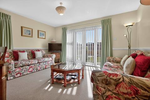 2 bedroom apartment to rent, Adventurers Quay, Cardiff Bay