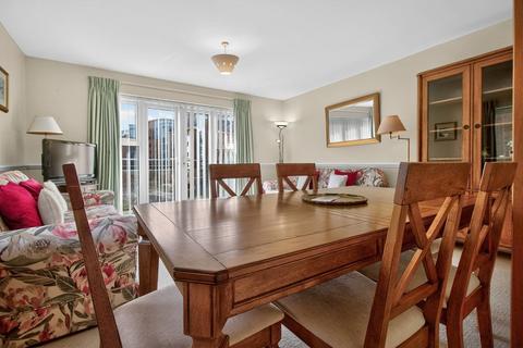 2 bedroom apartment to rent, Adventurers Quay, Cardiff Bay
