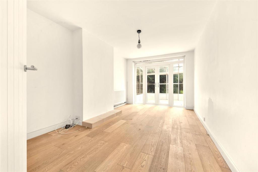 SITTING ROOM.jpg