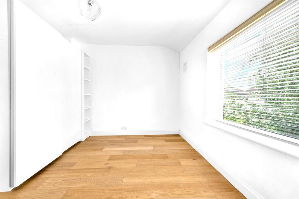 BEDROOM.jpg