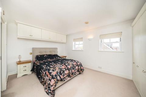undefined, Hayward Road, Thames Ditton KT7