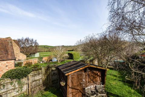 undefined, Gretton Road, Cheltenham GL52