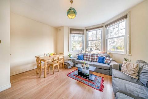 3 bedroom flat for sale, Kirkstall Road, London SW2
