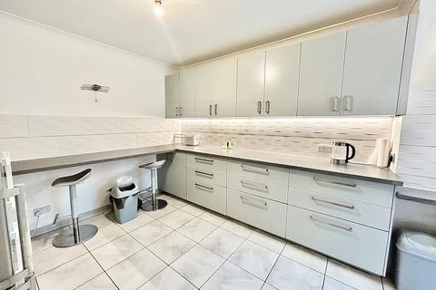 undefined, Grove Green Road, London, E11