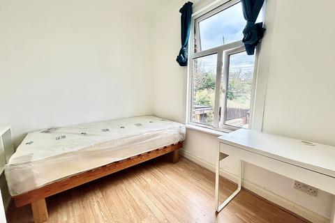 undefined, Grove Green Road, London, E11