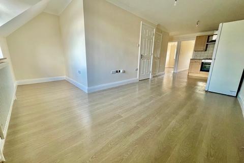 2 bedroom flat to rent, Hermon Hill, London E18