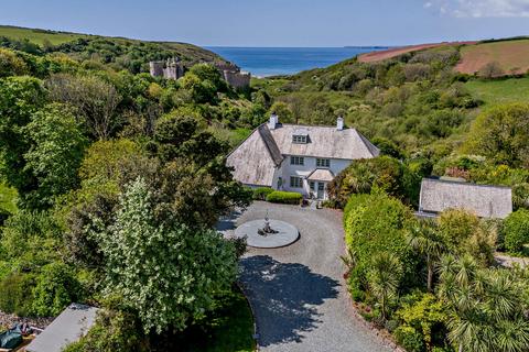undefined, Manorbier SA70