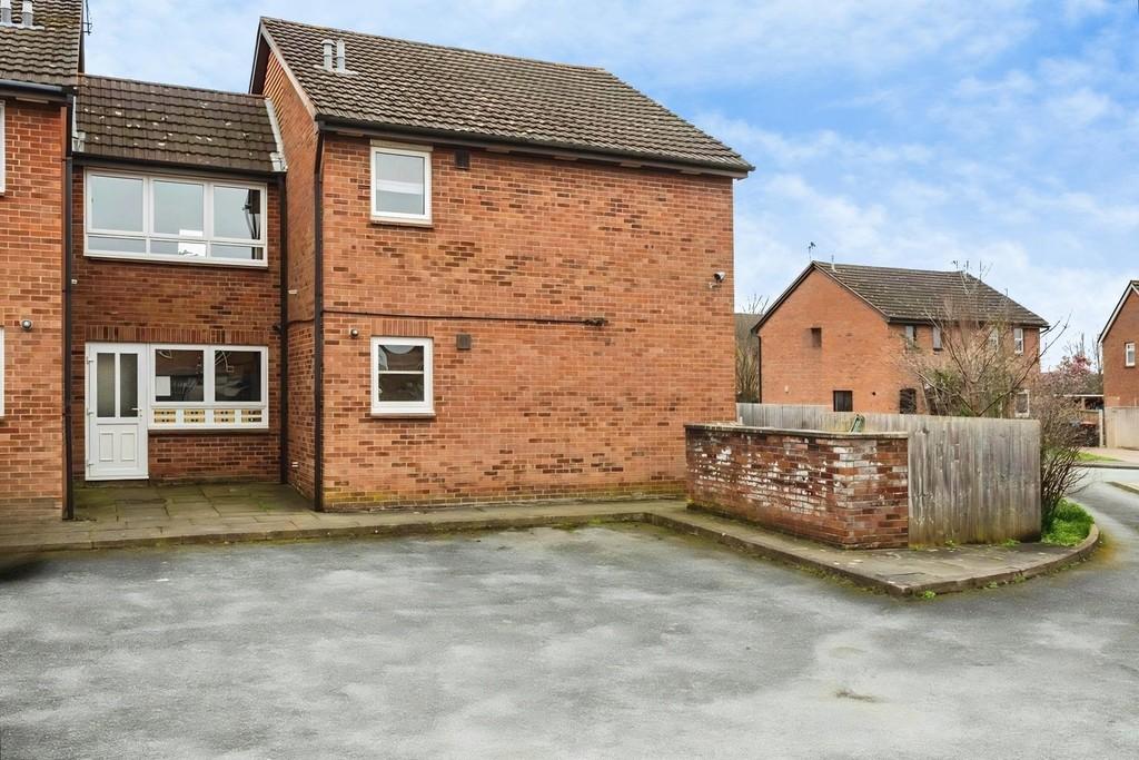 Bluebell Close, Huntington, CH3 6 RP