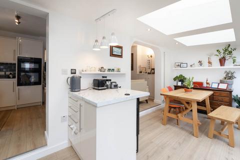 2 bedroom bungalow for sale, Cheshire Gardens, Chessington