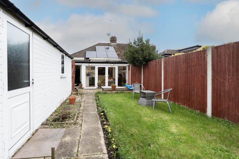 2 bedroom bungalow for sale, Cheshire Gardens, Chessington