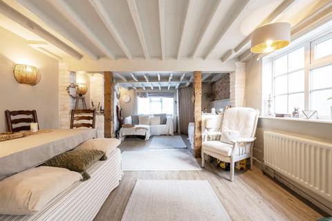 undefined, Model Row, Buckland, Aylesbury